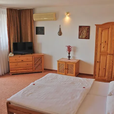 Apartmanhaz Zalanki *
