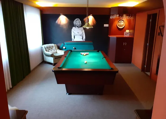 Apartmanhaz Zalanki * Эгер