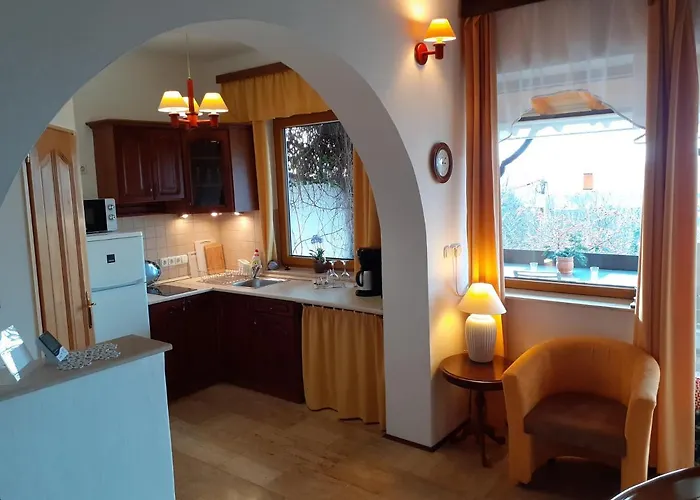 Apartmanhaz Zalanki Апартаменты *